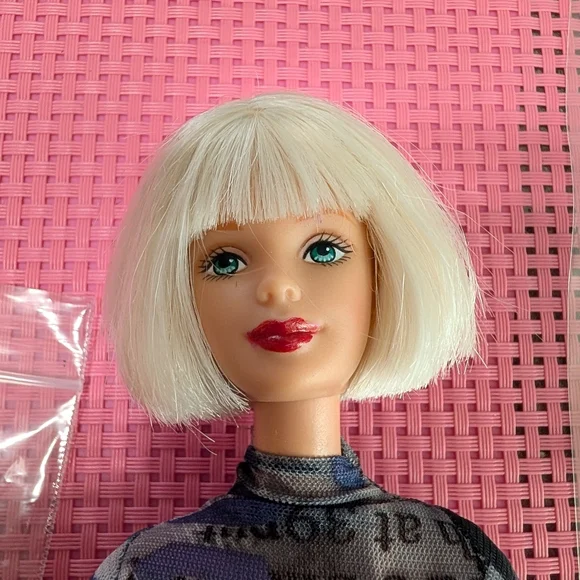 Vintage 1999 Pilot Barbie Custom Restyled To Cool City Girl - Picture 10 of 10